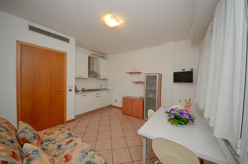Economy Studio, 1 Bedroom photo 1