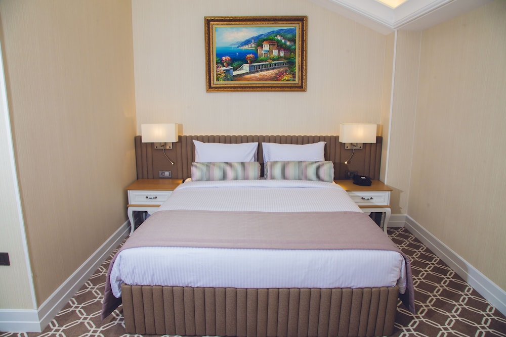 Budget Double Room ( No Window ) - Photo 8