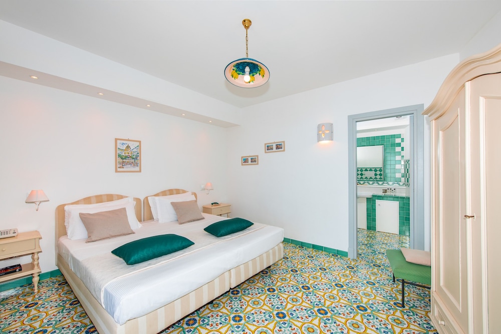 Deluxe Double Room, Balcony, Sea View - Photo 4