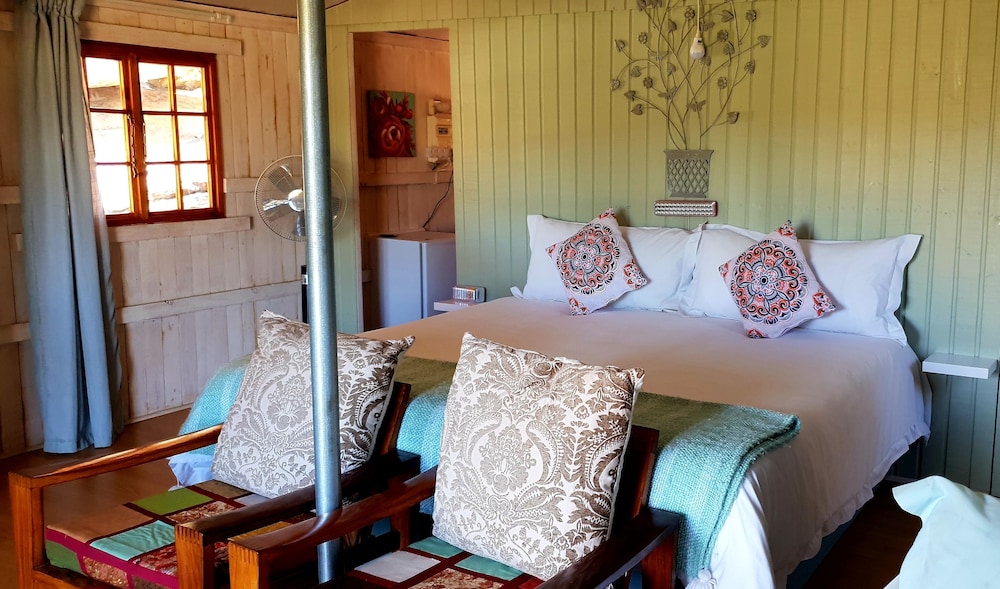Luxury Cabin (Bokmakierie) photo 2