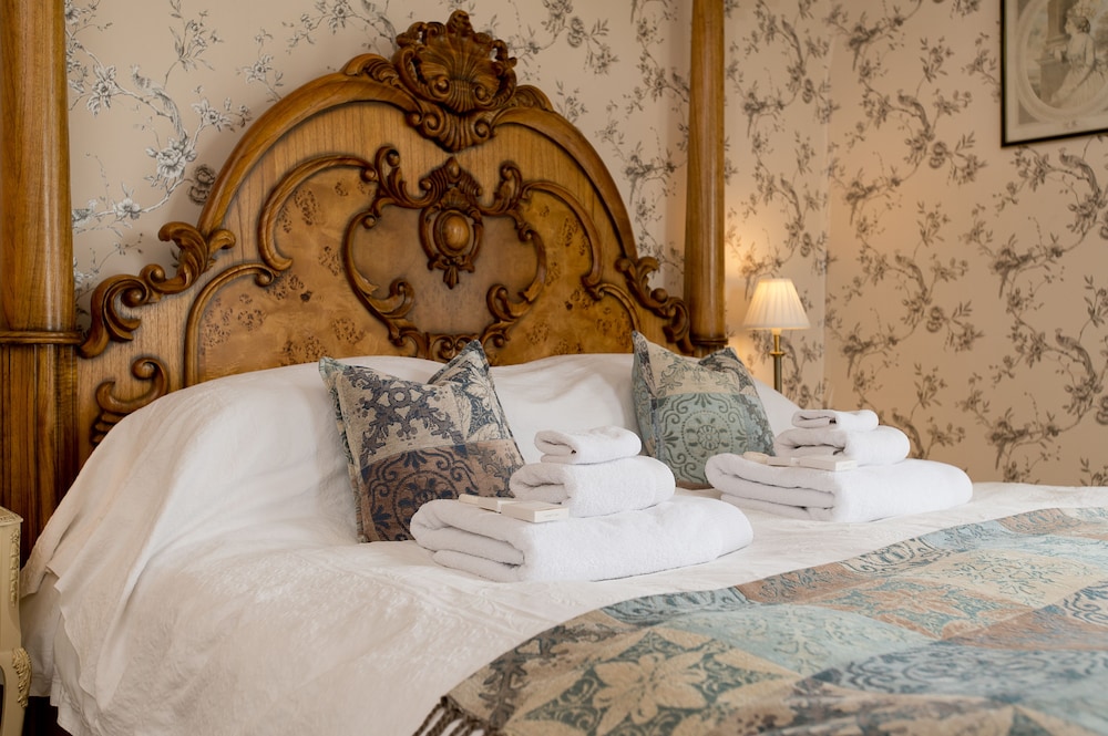 Hay Bluff Bedroom photo 3