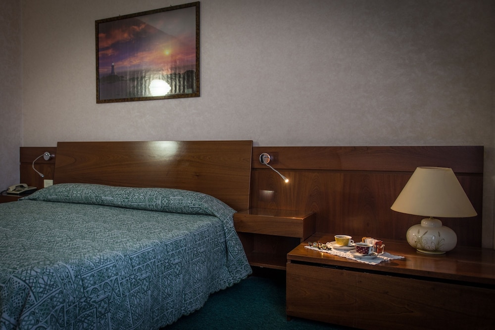 Classic Double or Twin Room, 1 Bedroom photo 2