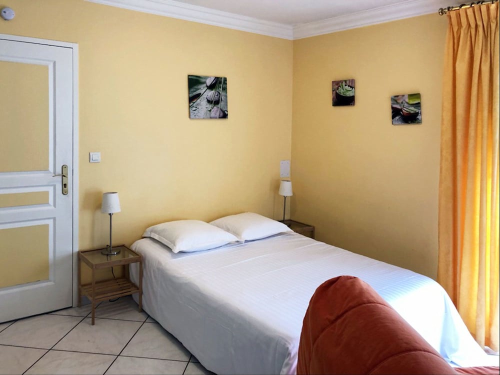 Superior Studio, Ensuite photo 1