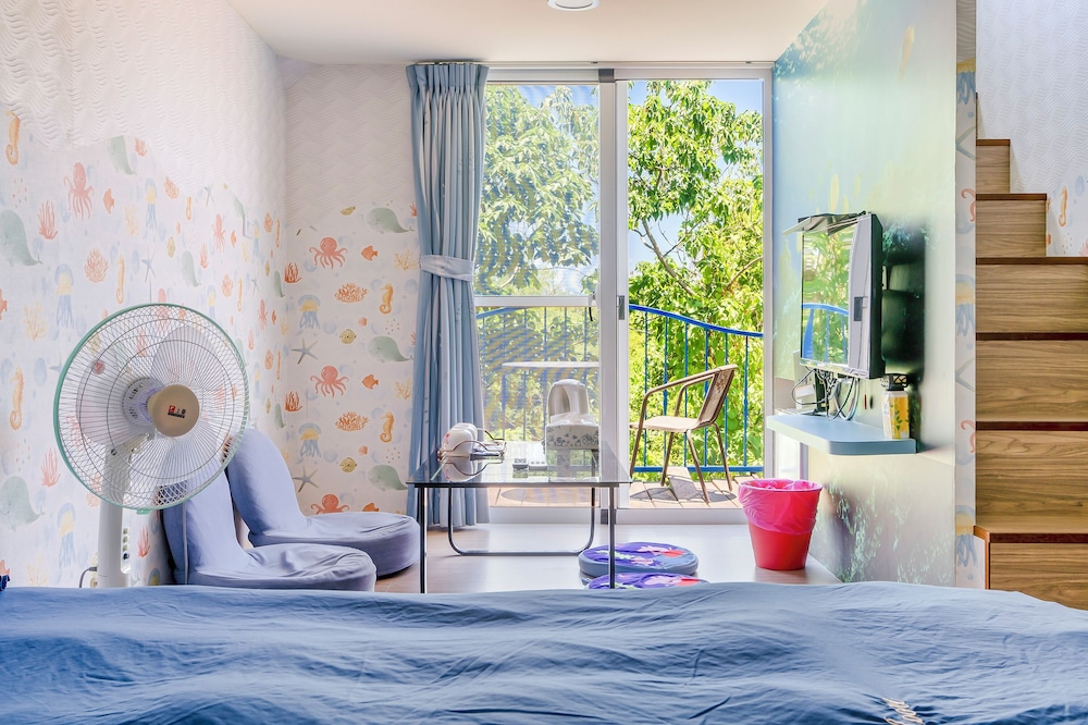 Quadruple Room - Photo 11