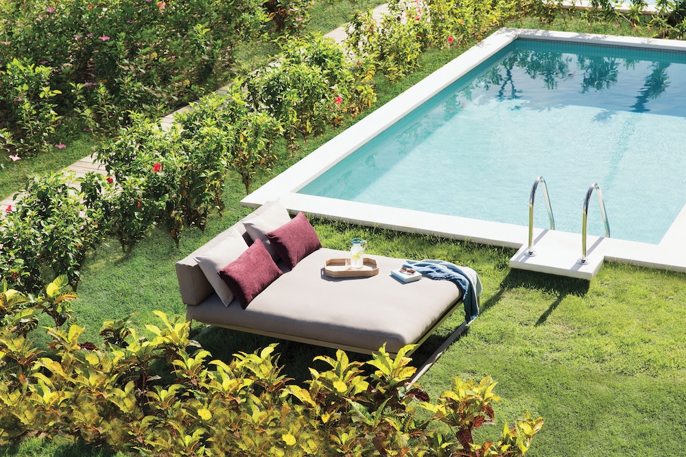 FREE UPGRADE TO EXCELLENCE CLUB SUITE WITH PRIVATE POOL & DECK
