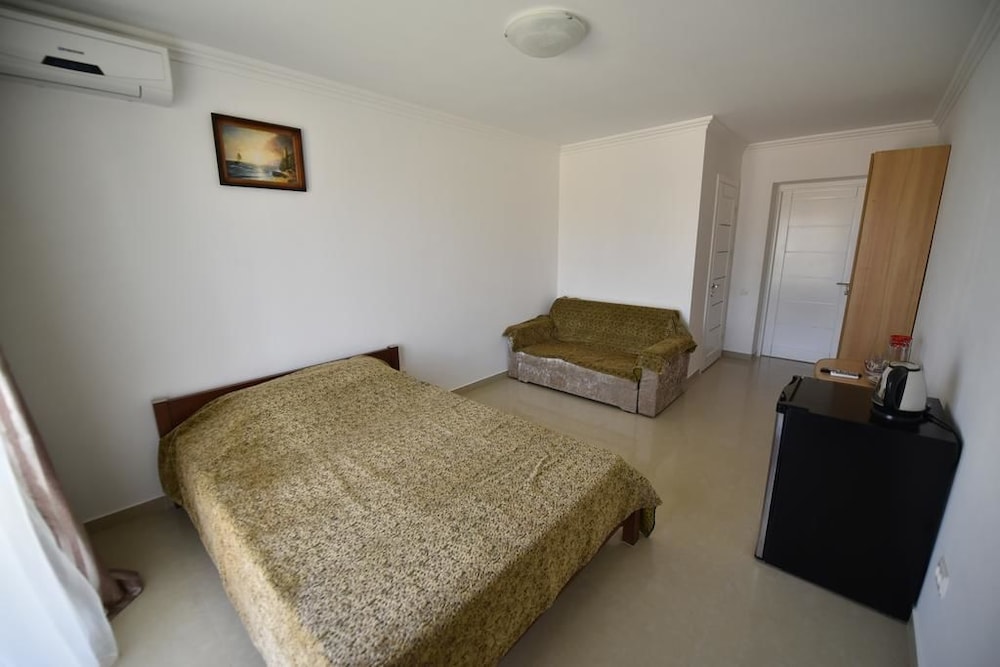 Deluxe Double Room, 1 Queen Bed, Non Smoking, City View photo 1