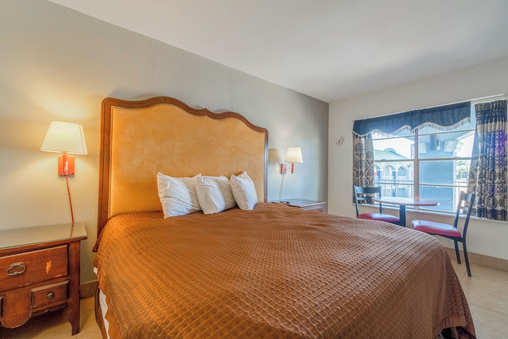 Room, 1 King Bed