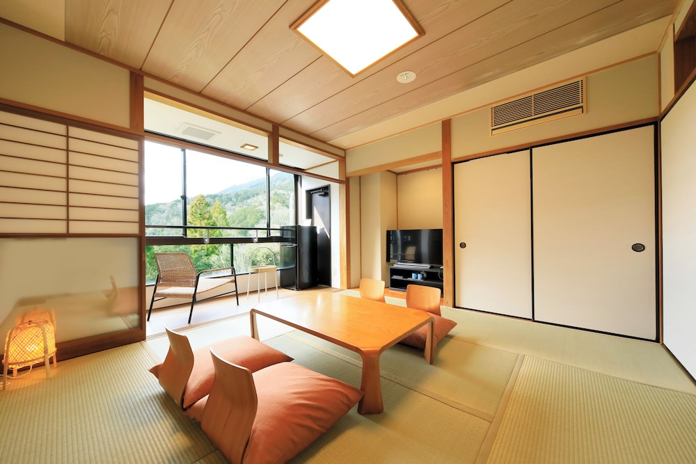 Standard Triple Room, Non Smoking, Mountain View