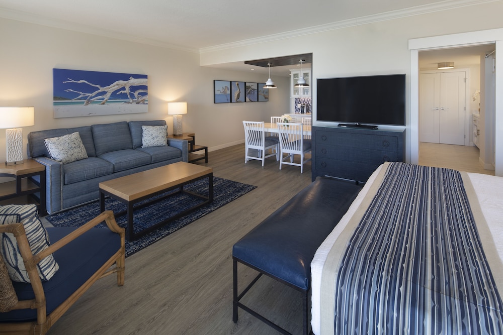 Studio Suite, 1 King Bed, Lagoon View