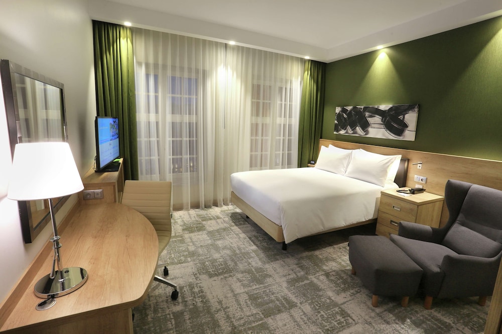 Family Room, 1 Queen Bed, Accessible (Connecting Rooms) photo 1