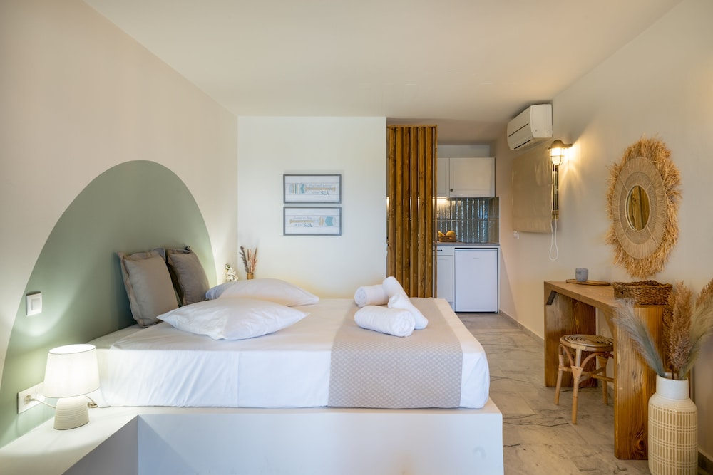 Double Room, 1 Double Bed with Sofa bed, Partial Sea View, Ground Floor (03) photo 2