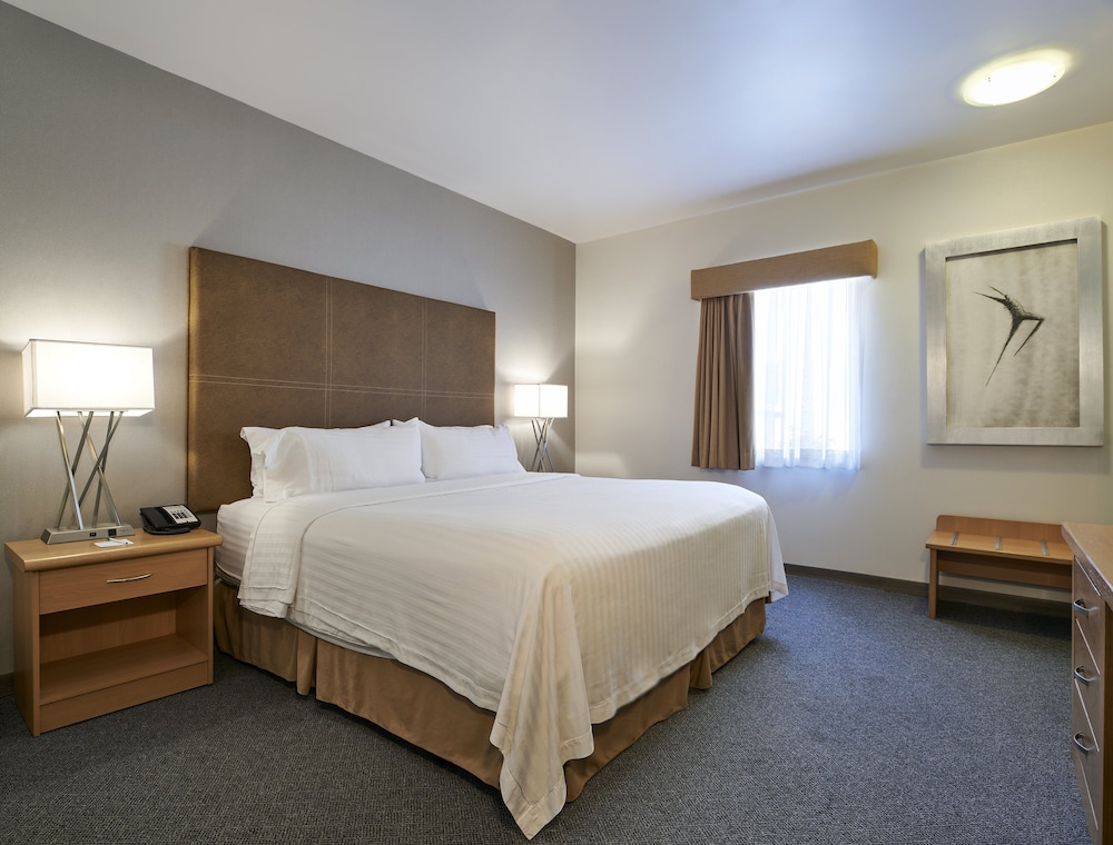 Suite, Multiple Beds - Photo 2