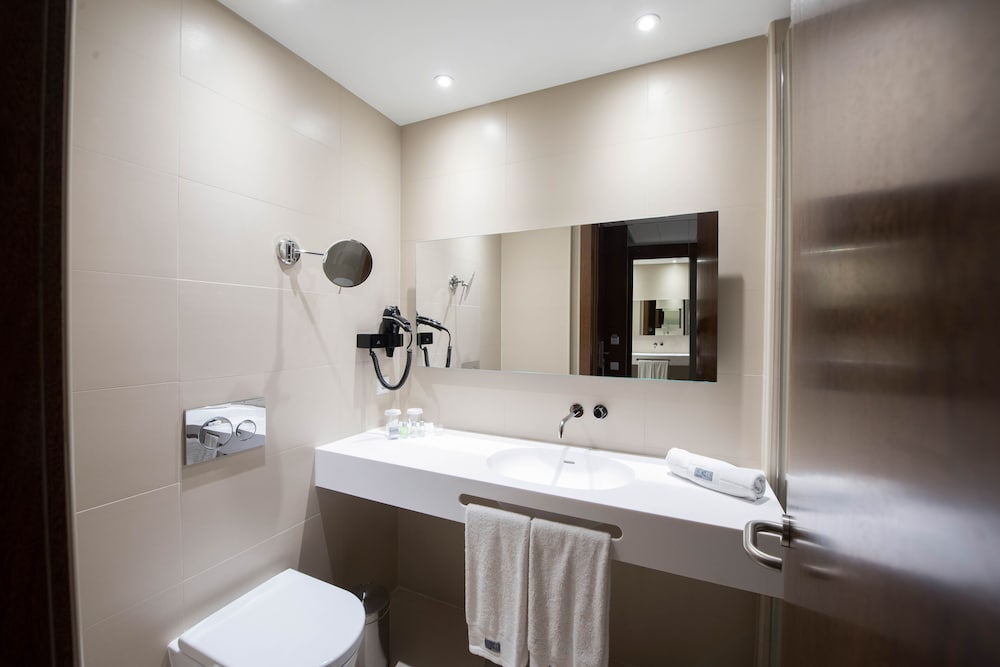 Superior Double or Twin Room - Photo 3