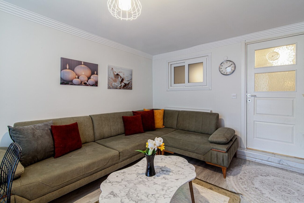 Apartment photo 3