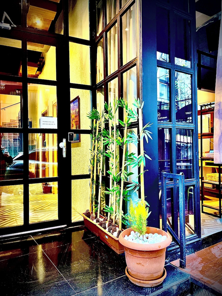 Junior Duplex, 1 Queen Bed, Non Smoking, City View photo 3