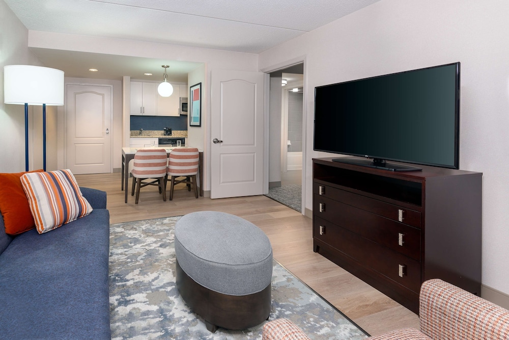 Suite, 1 King Bed, Non Smoking - Photo 6
