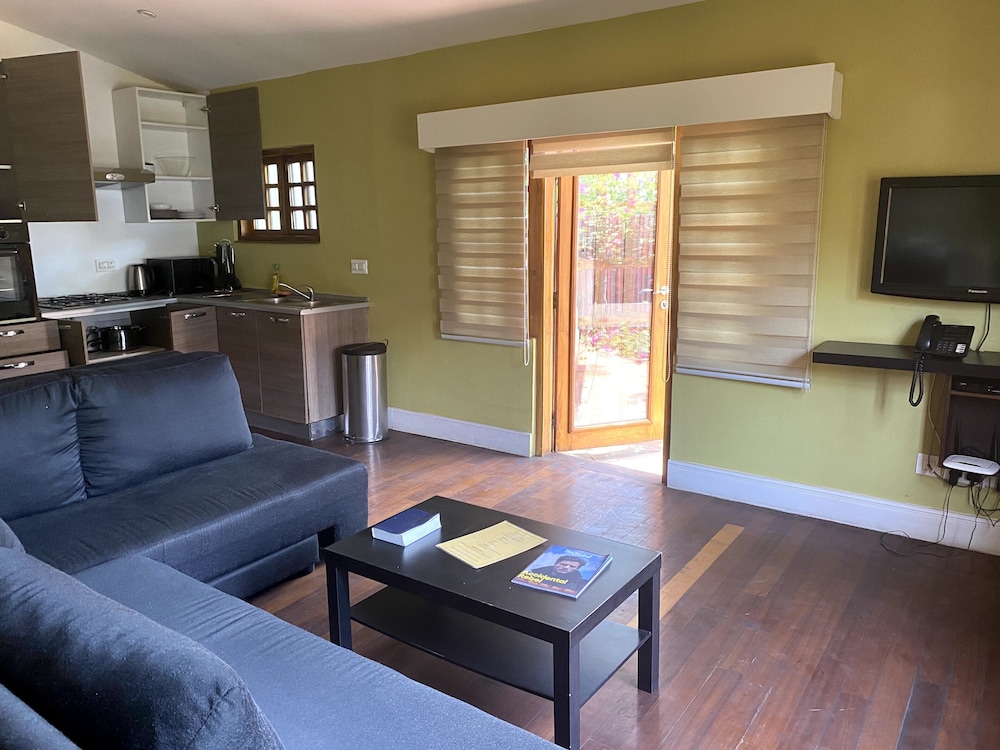 Luxury Apartment, 2 Bedrooms, Balcony, Pool View photo 1