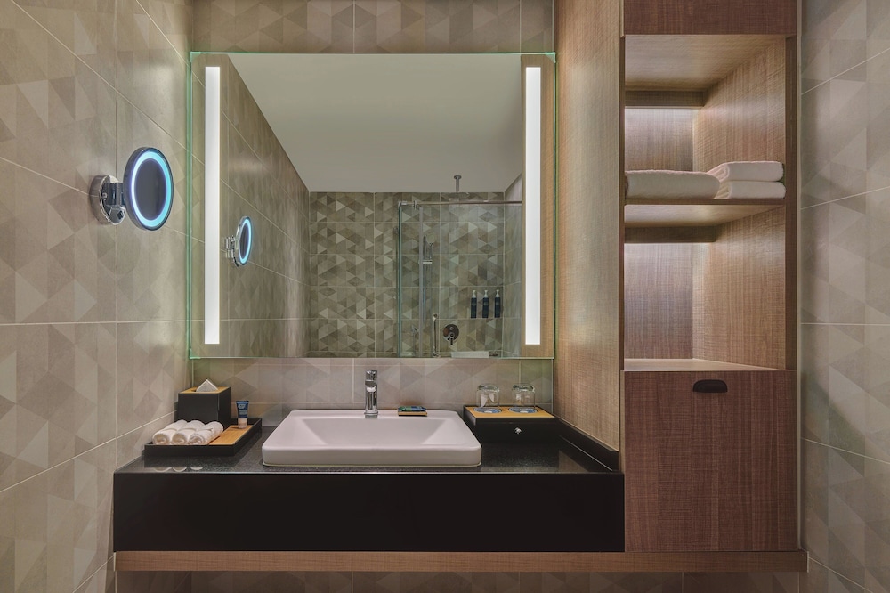 Premium Twin Room, 2 Twin Beds, Balcony - Photo 3