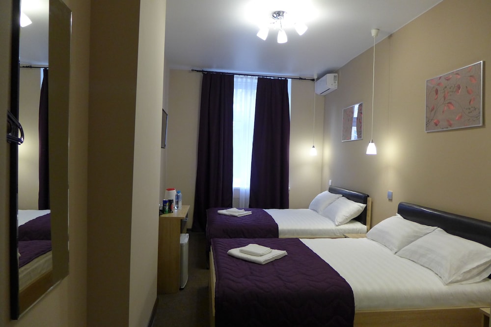 Family Room, 1 Queen Bed with Sofa bed, Kitchen