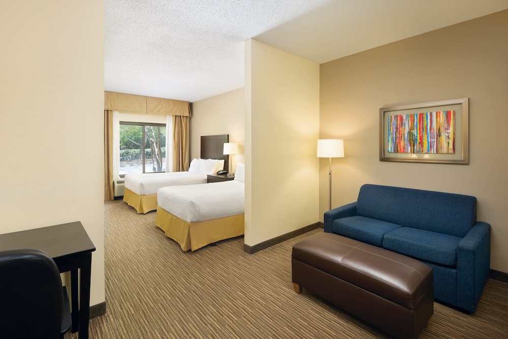 Room, 2 Double Beds, Accessible (Communications, Roll-In Shower) - Photo 4