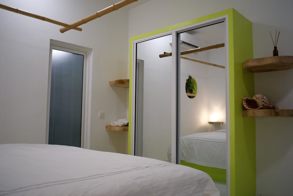 Deluxe Double Room, 1 King Bed, Private Bathroom, Ground Floor