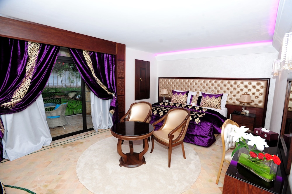 Deluxe Suite - Photo 15