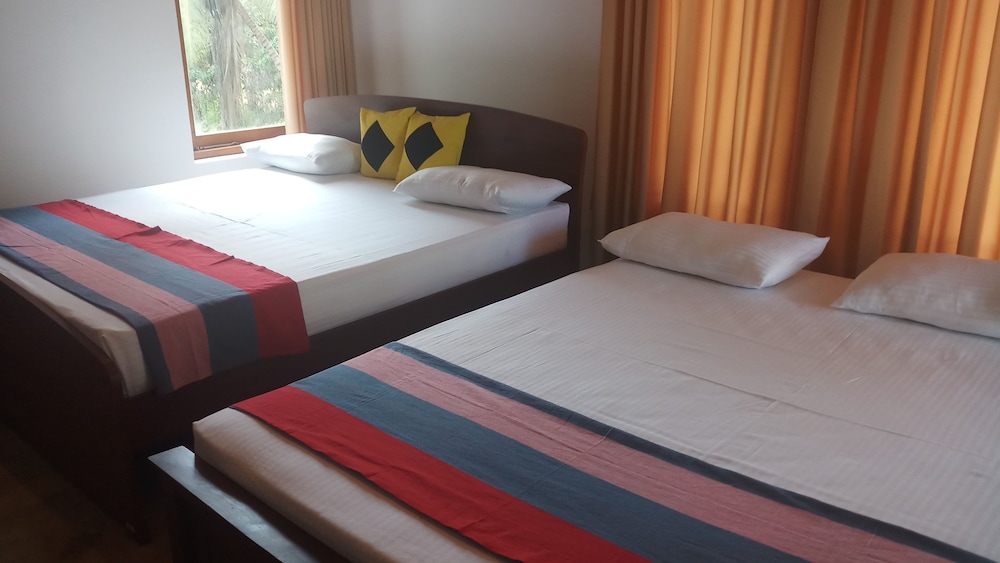 Deluxe Double or Twin Room, 1 King Bed, Canal View