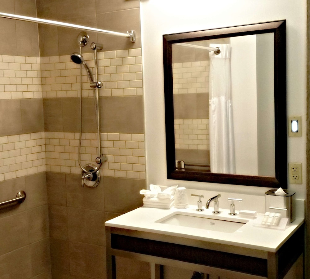 Room, Accessible - Photo 7