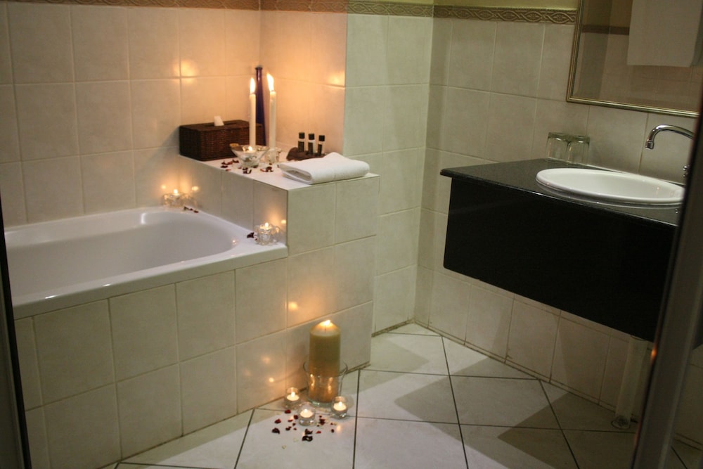 Executive Double Room, Multiple Beds photo 3