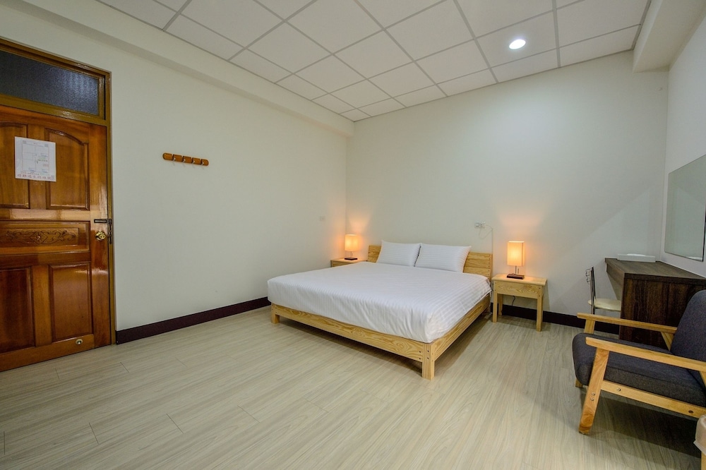 Gallery Double Room, 1 Queen Bed, Non Smoking photo 1
