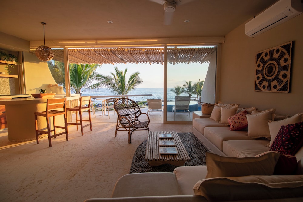 Exclusive Apartment, 1 King Bed, Ocean View photo 1