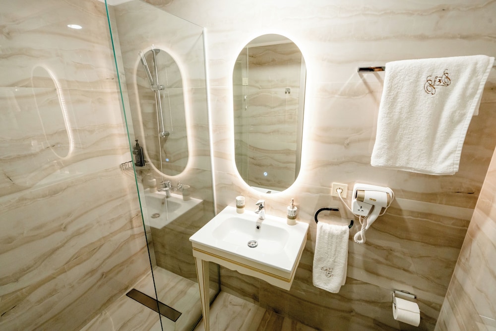 Superior Room - Photo 36
