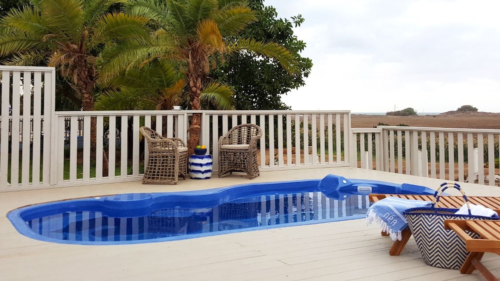Villa photo 3