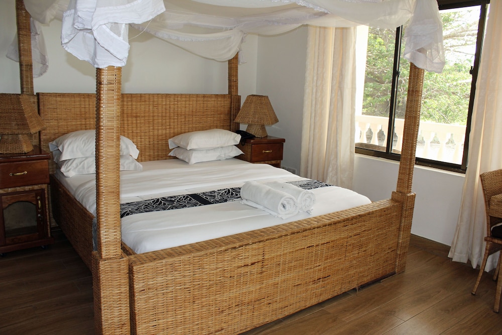 Family Quadruple Room, 2 Bedrooms, Balcony, Ocean View photo 2