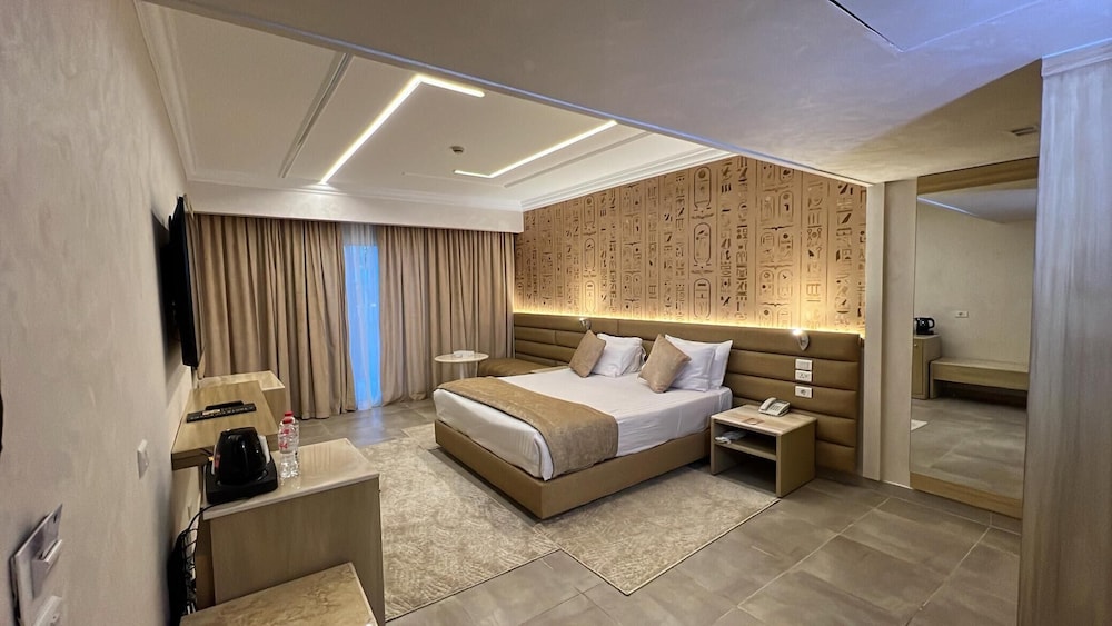 Deluxe Double Room-Cleopatra