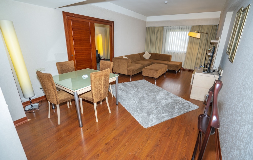 Executive Suite photo 3