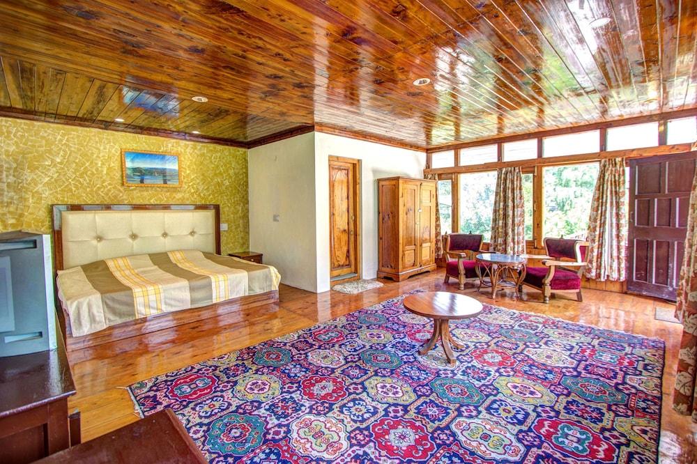 Royal Suite photo 2