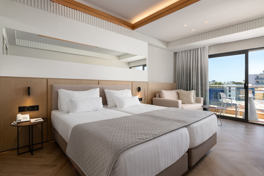 Superior Room, City View photo 2