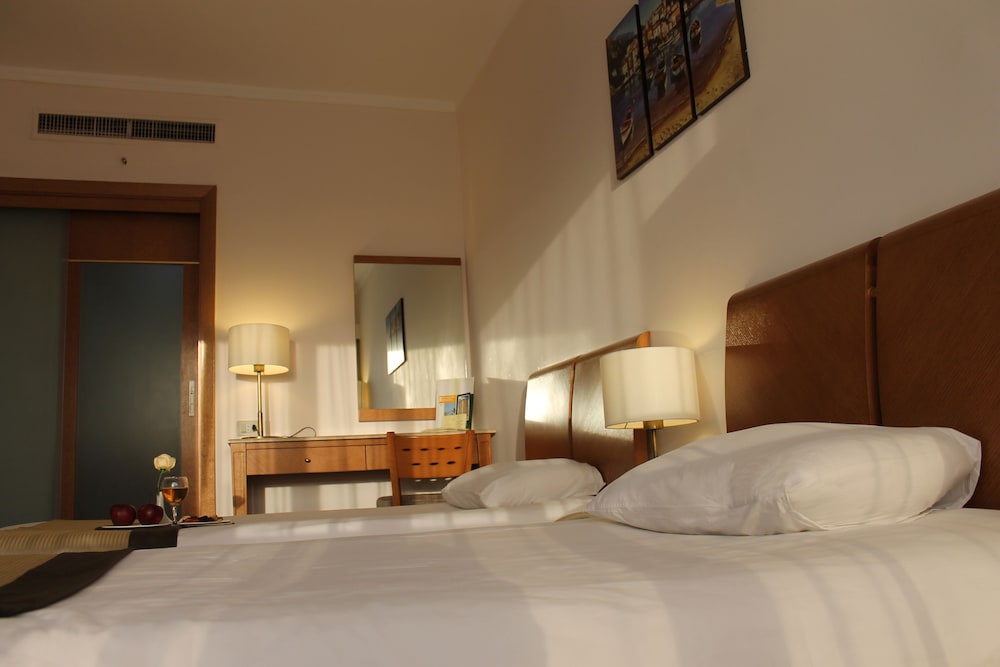 Deluxe Suite, Sea View photo 2