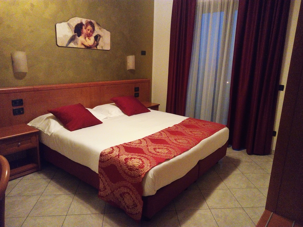 Comfort Double Room Single Use, Balcony photo 1