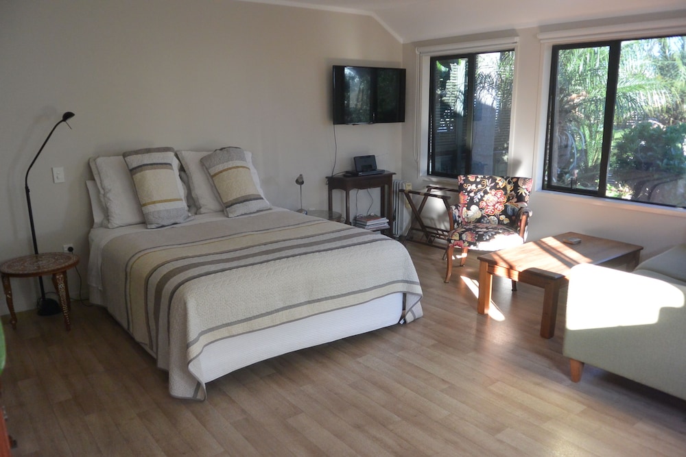 Deluxe Studio Suite, Garden View