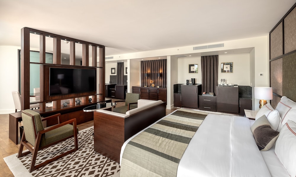 The Boulevard Suite thumbnail 5