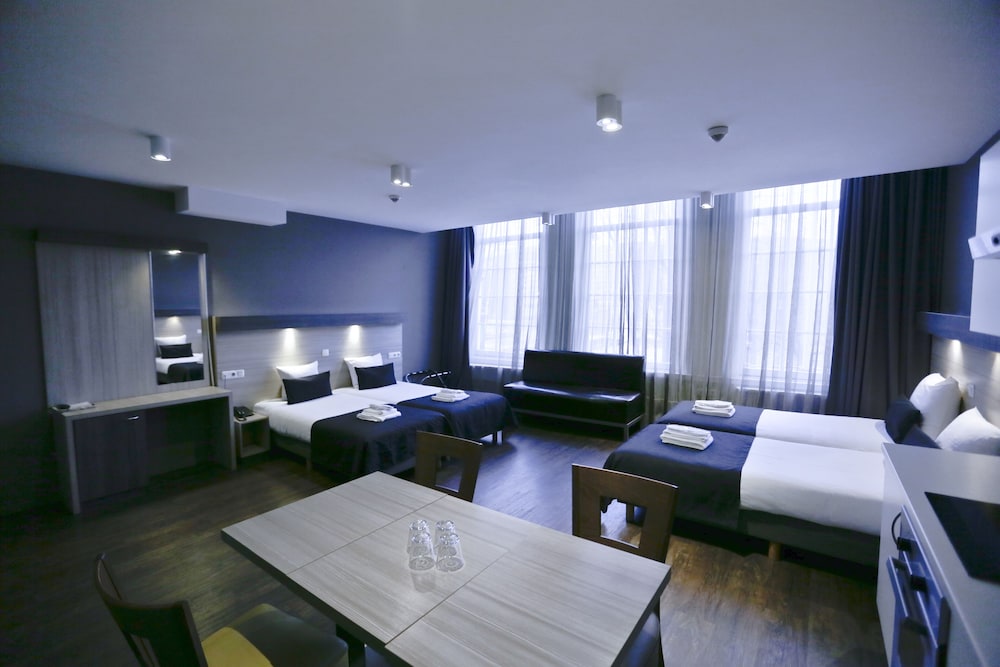 Superior Quadruple Room, Canal View