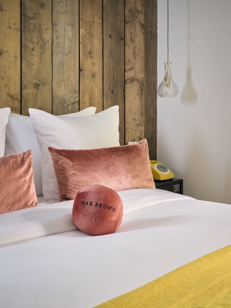 Small room photo 2
