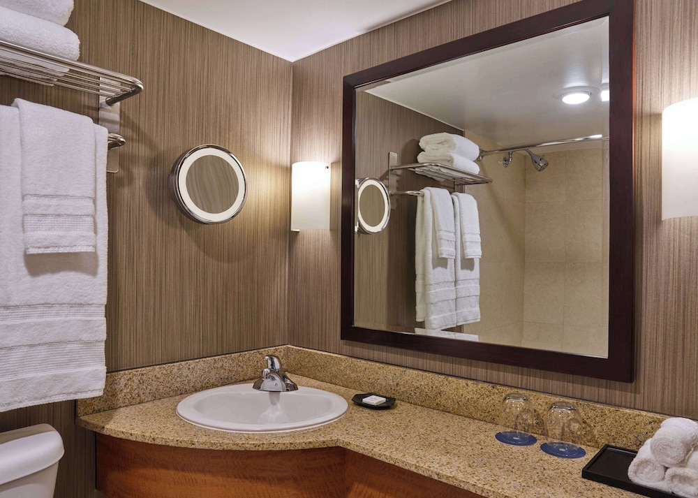 Suite, 2 Queen Beds, Non Smoking, Corner - Photo 5