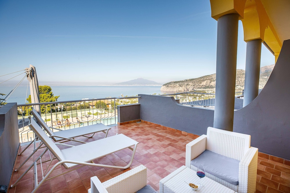 Superior Double Room, Balcony photo 1