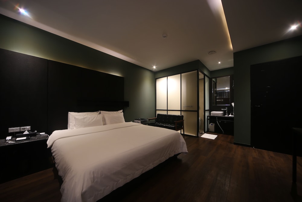 Premium Studio