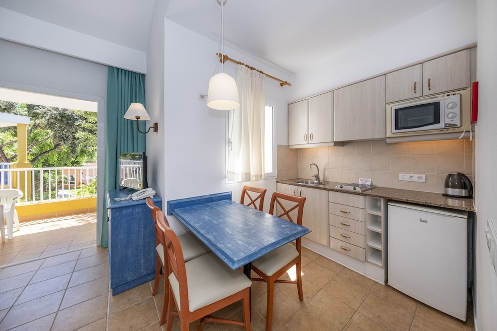 Apartment, 1 Bedroom, Balcony (2 Adults + 1 Child) - Photo 3