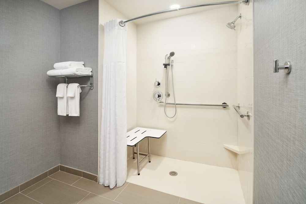Room, 1 King Bed with Sofa bed, Accessible (with Shower) - Photo 4