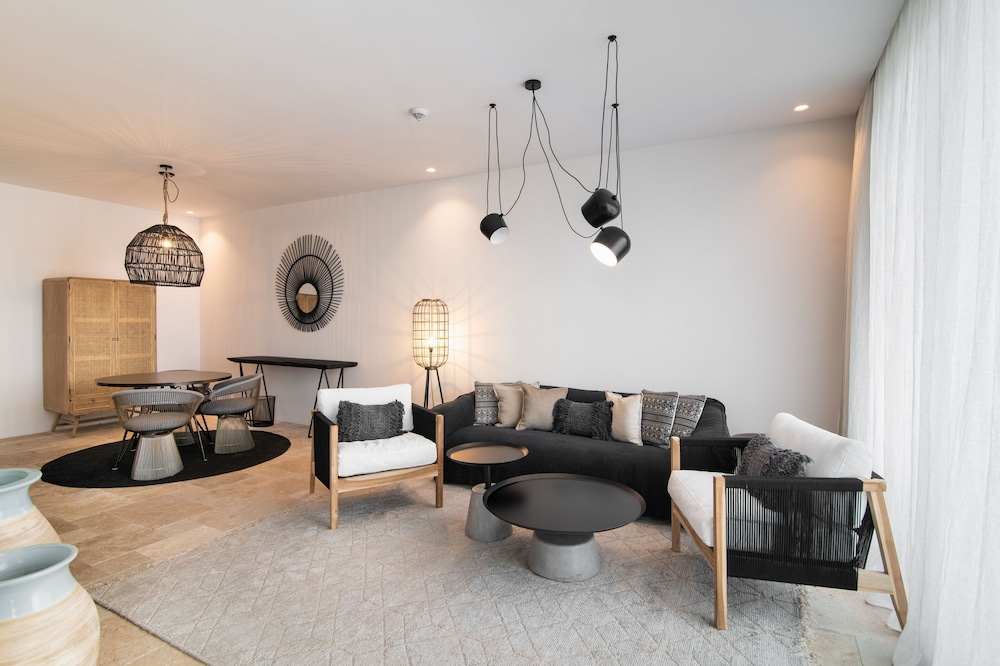 Luxury Apartment, 1 Bedroom, Balcony, Sea View (Free Access to AquaHouse & Beach) - Photo 3